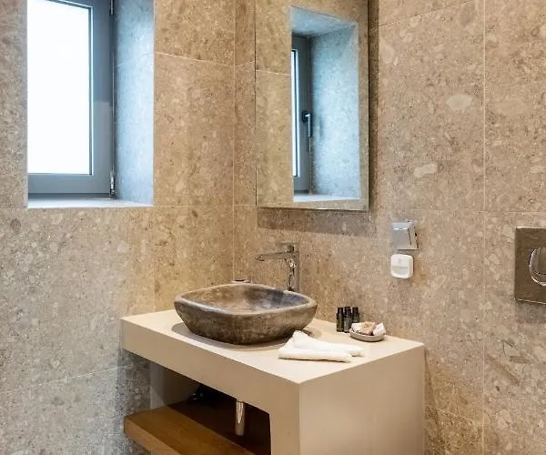 Linari بيت للعطل *